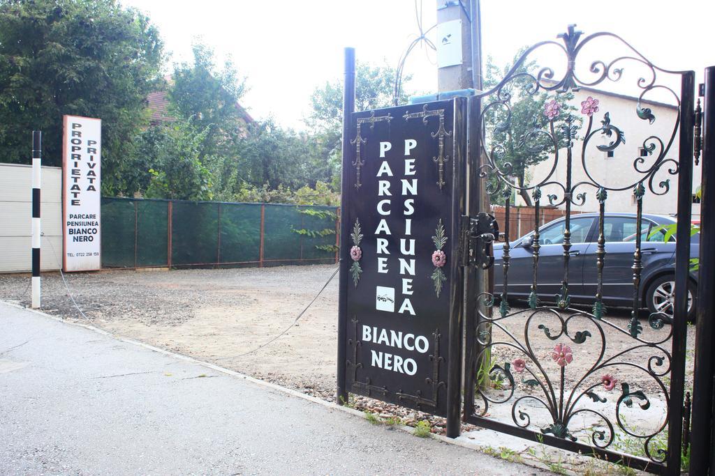 Pensiunea Bianco Nero Timişoara Exterior foto