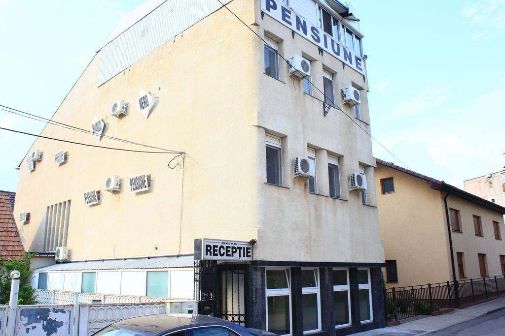 Pensiunea Bianco Nero Timişoara Exterior foto