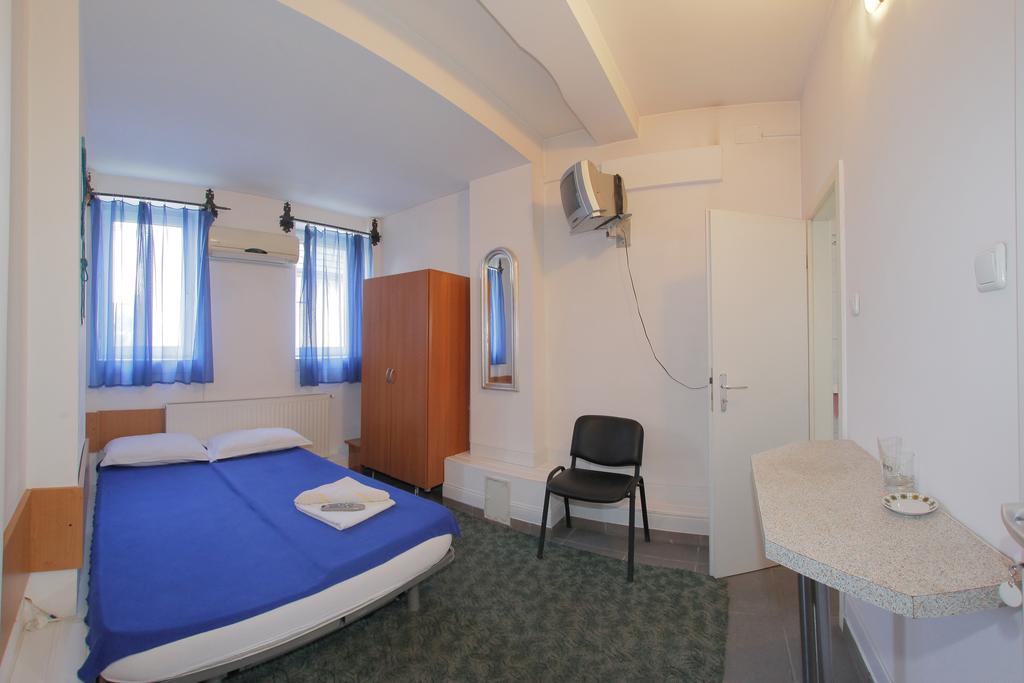Pensiunea Bianco Nero Timişoara Exterior foto